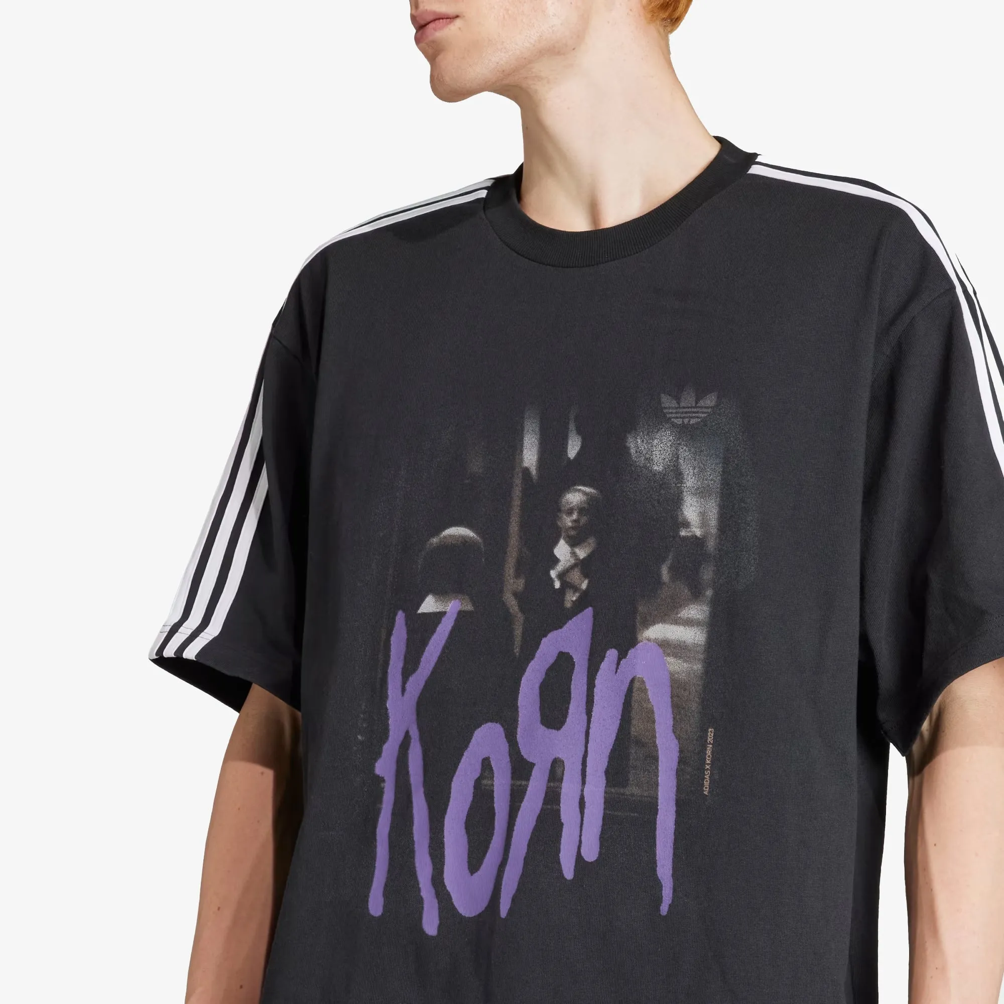 Adidas Originals | KORN GRAPHIC TEE  { CARBON