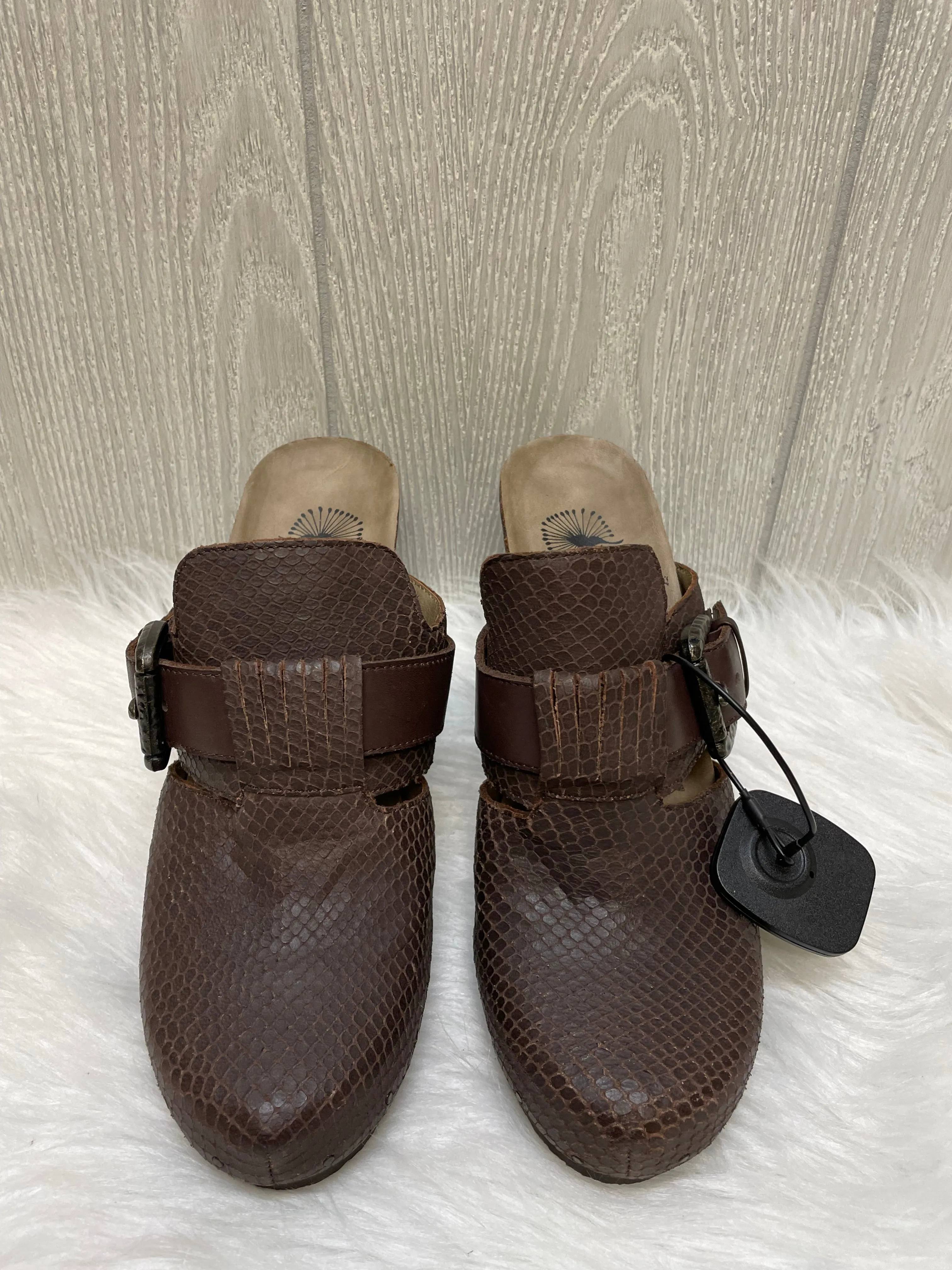 Brown Shoes Heels Wedge Otbt, Size 7