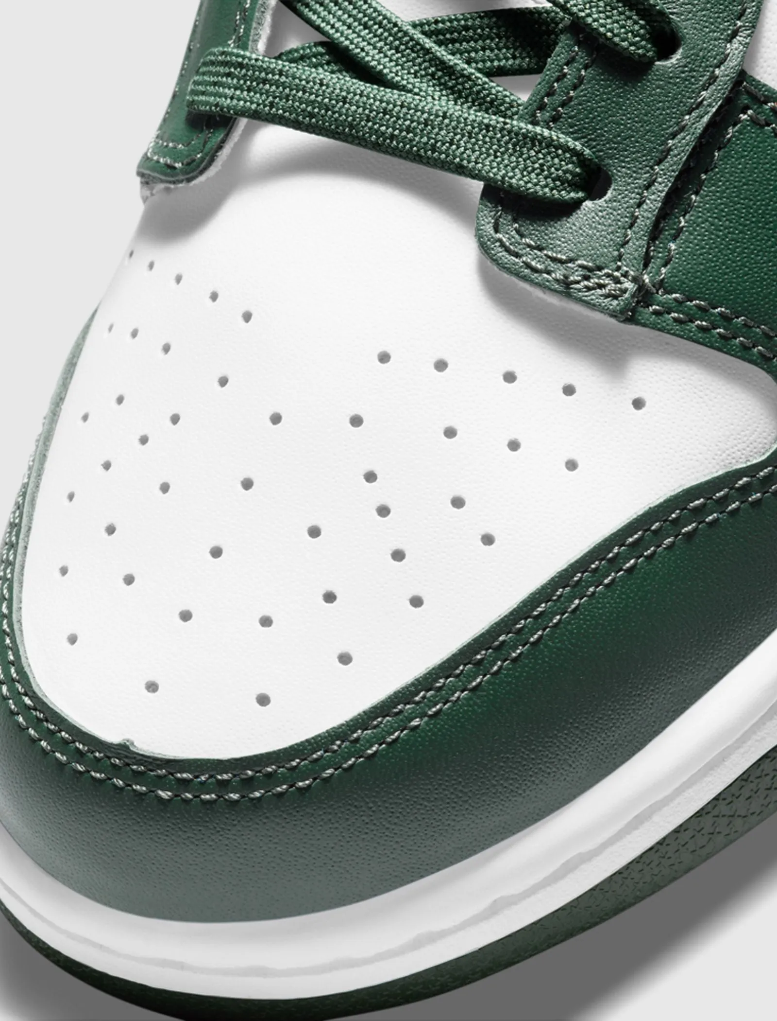 DUNK LOW "MICHIGAN STATE"